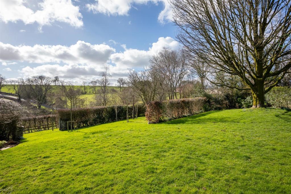 19 - Manor Barn - GL53 9PD - Web.jpg