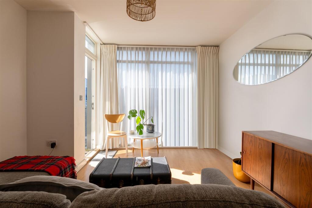 Flat 16, 7, Hamella House, Sadler Place, London