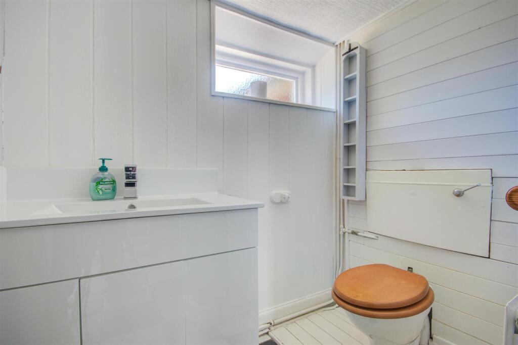 CLOAKROOM