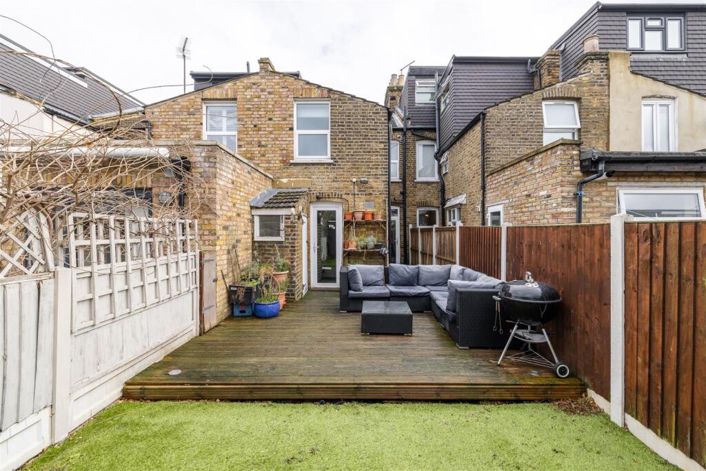 Chichester Road E11