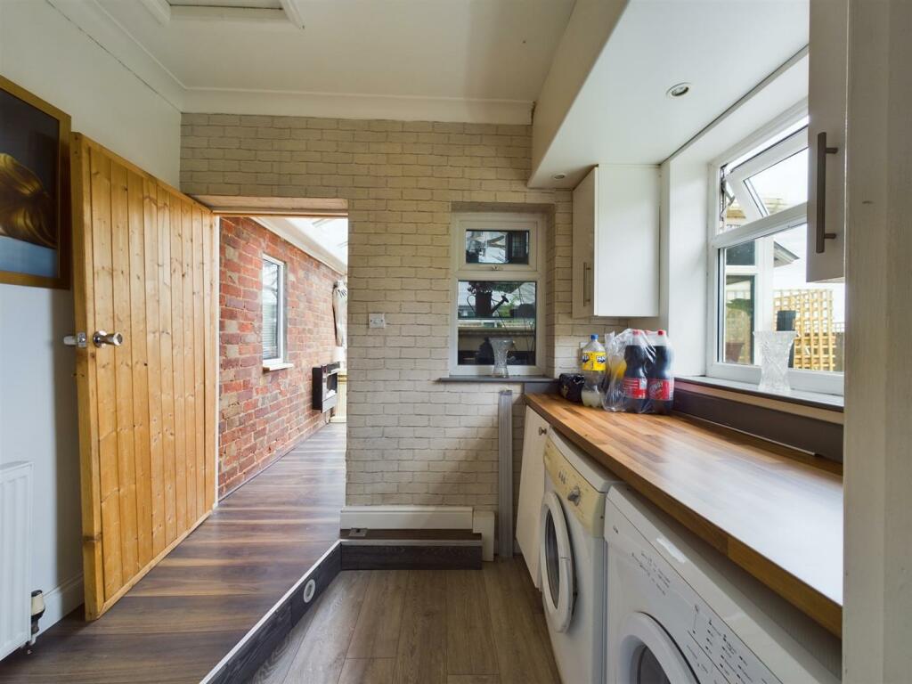 Utility Room (2).jpg