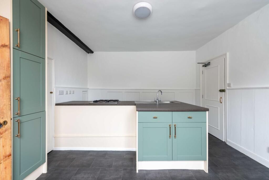 Kitchen/Dining Room (3)