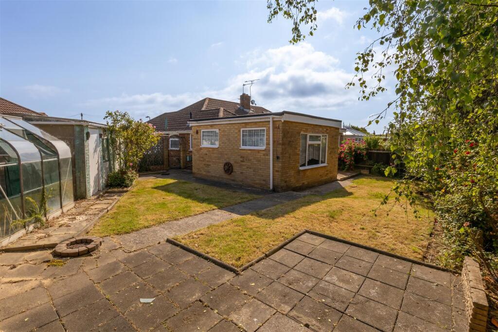 Walnut Drive-07 - t.jpeg