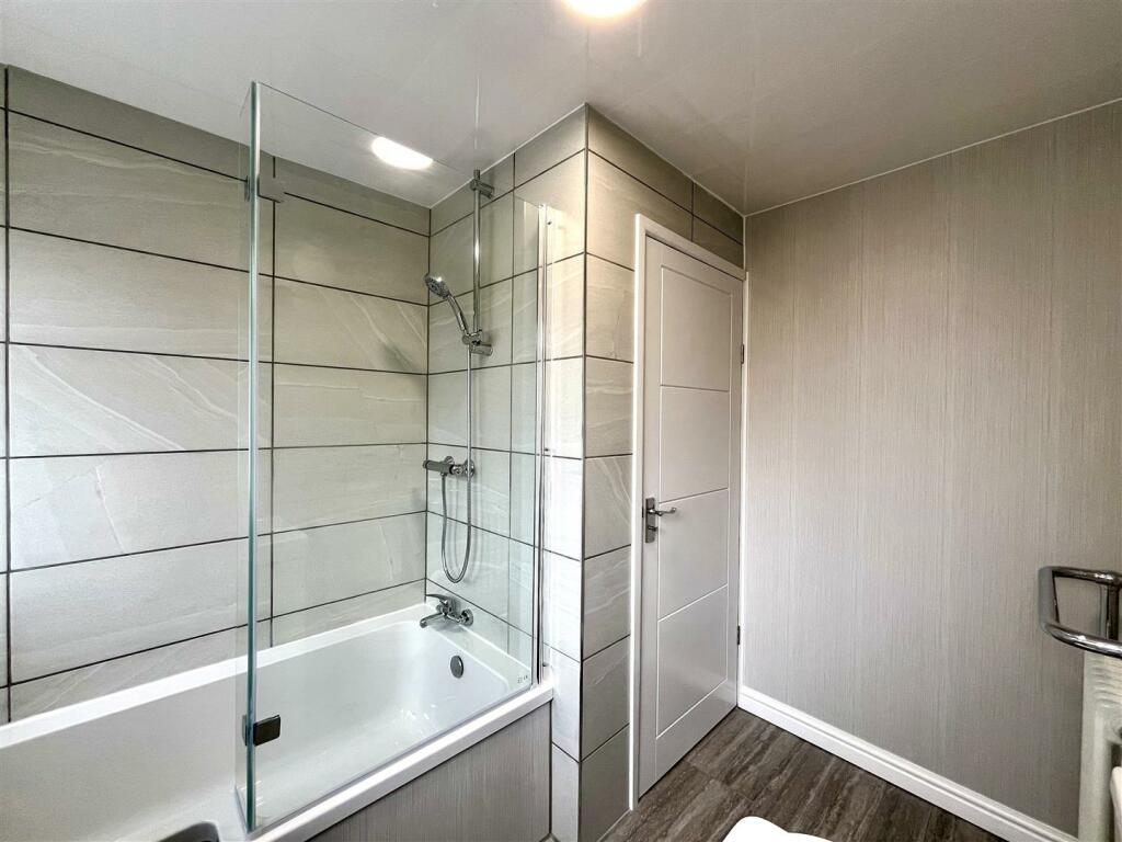 Bathroom Aspect 3