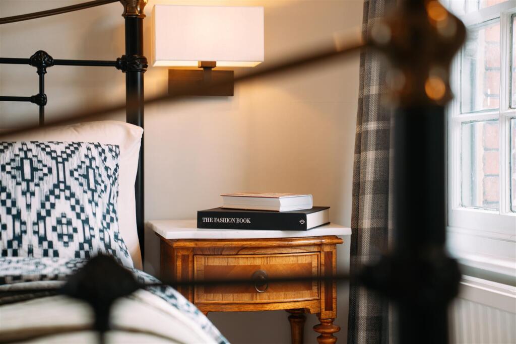 13 Southgate Street [Bedroom One Detail] 02.jpg