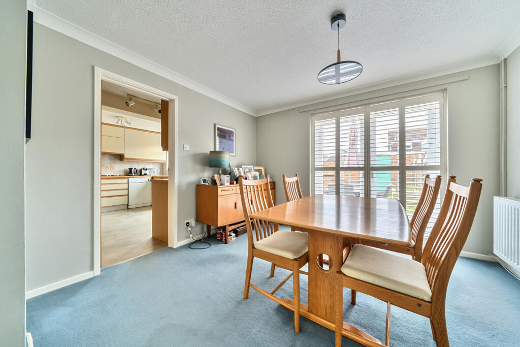 1288388-27-682dae...