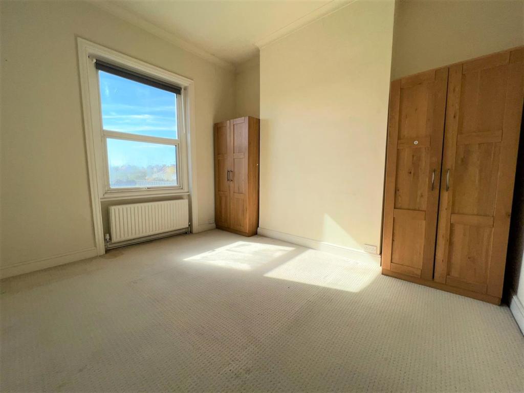 Bedroom 1.jpg