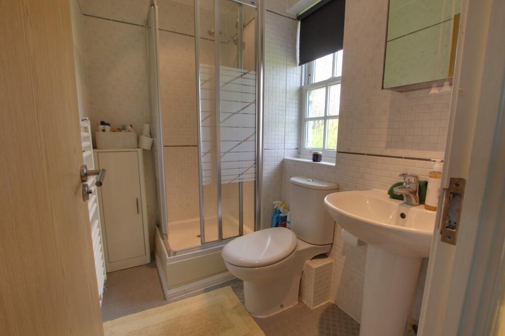 EN SUITE
