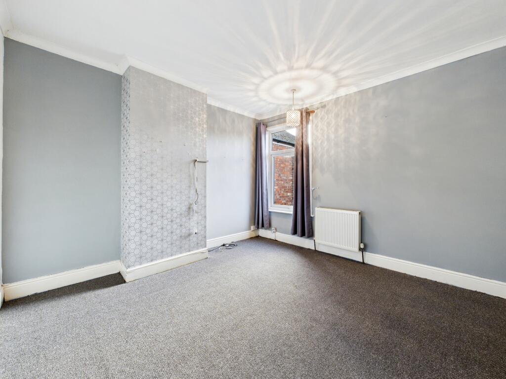 CAM05192G0-PR0186-STILL019