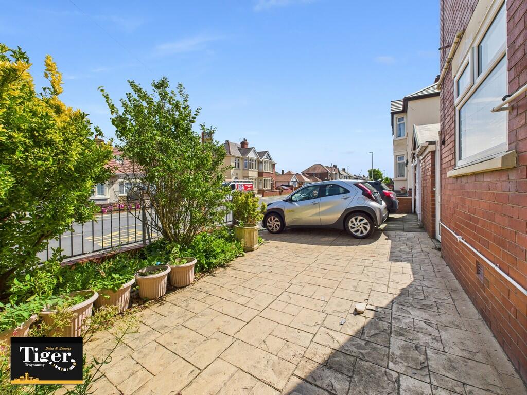 CAM03440G0-PR0384...