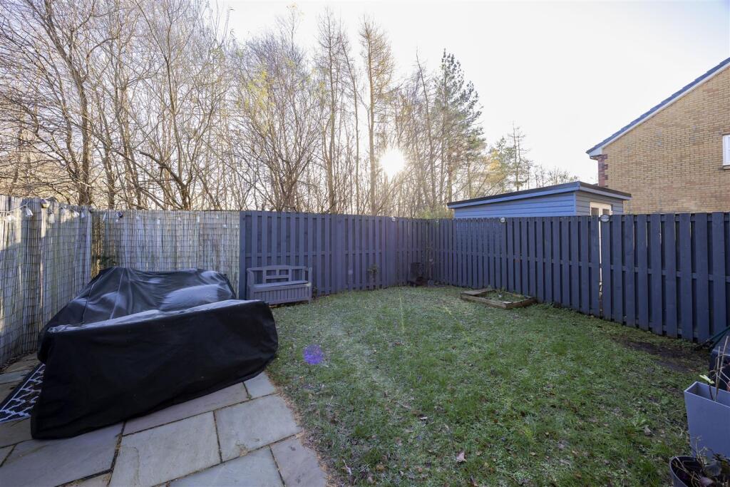 25_MATHIESON_CRESCENT_STEPPS_002.JPG