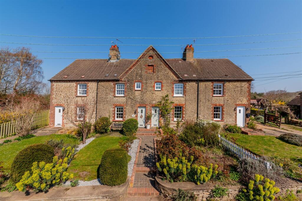 Bumblebee Cottage-47.jpg