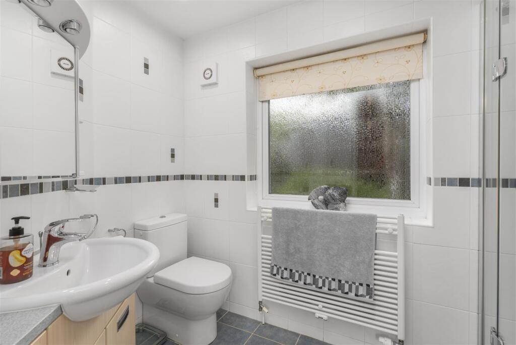 2 Poplar Close, Banbury-24.jpg