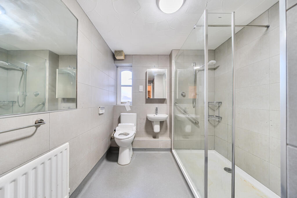 1350815-16-68c002...