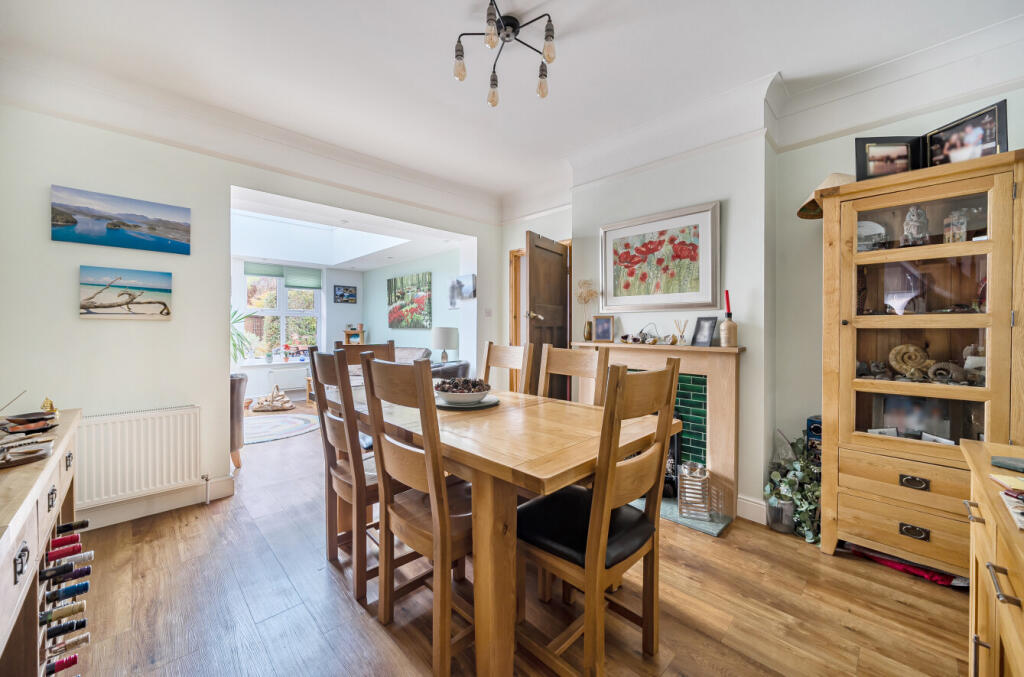 1375827-18-690c98...