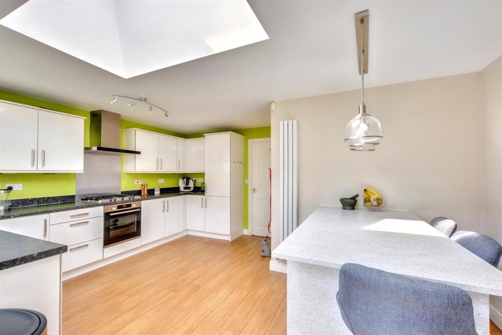 Kitchen_3.jpeg