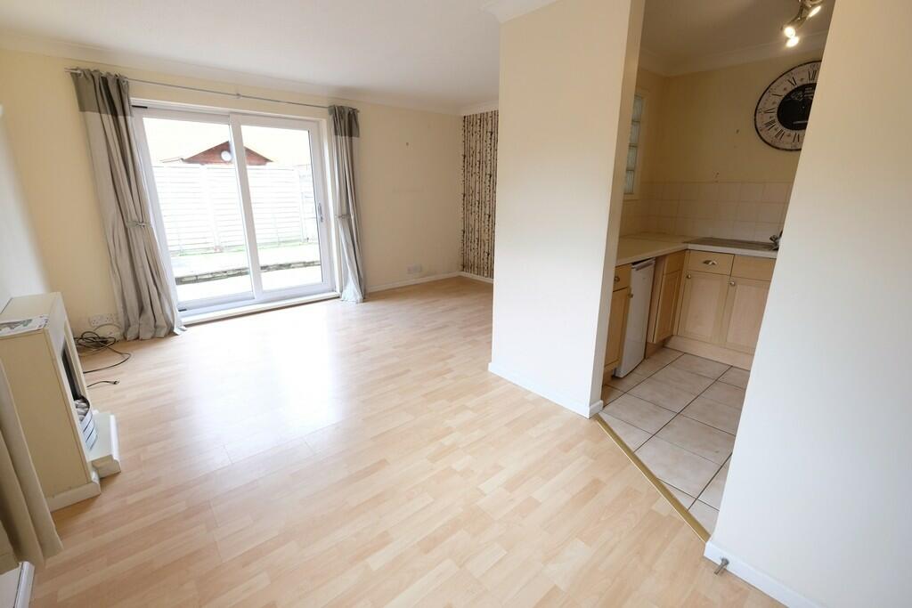 SITTING/DINING ROOM