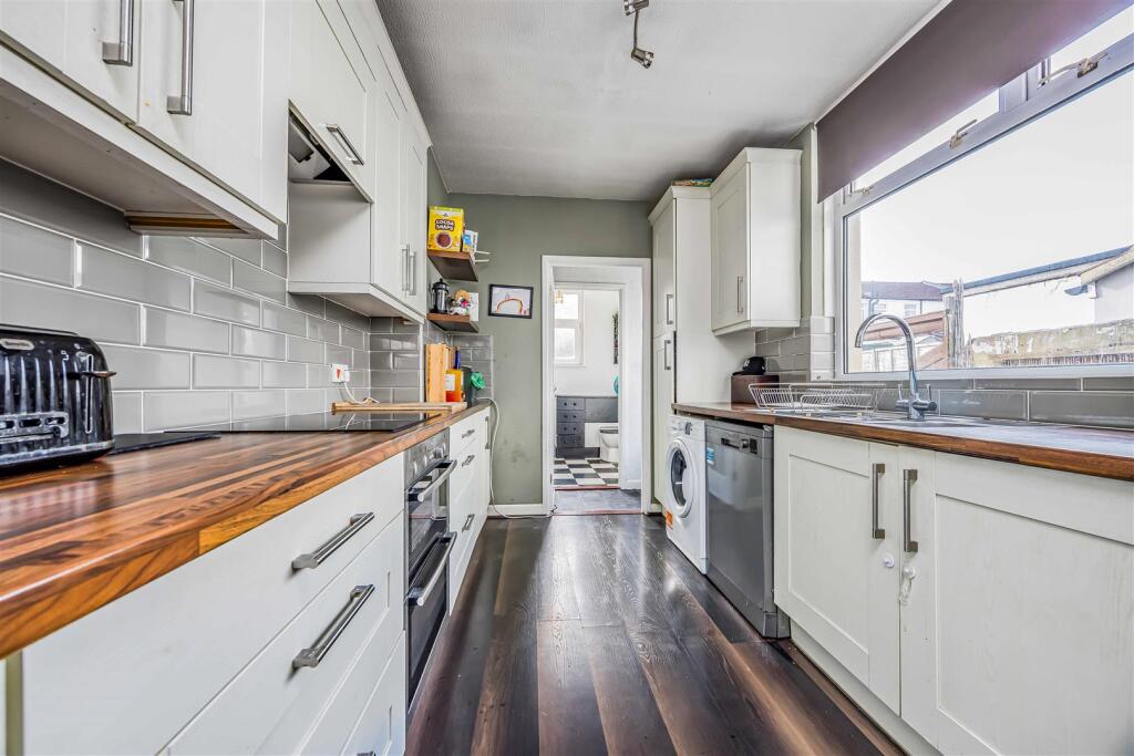 153 Landguard Road, Southsea-Small-PorticoMarketin