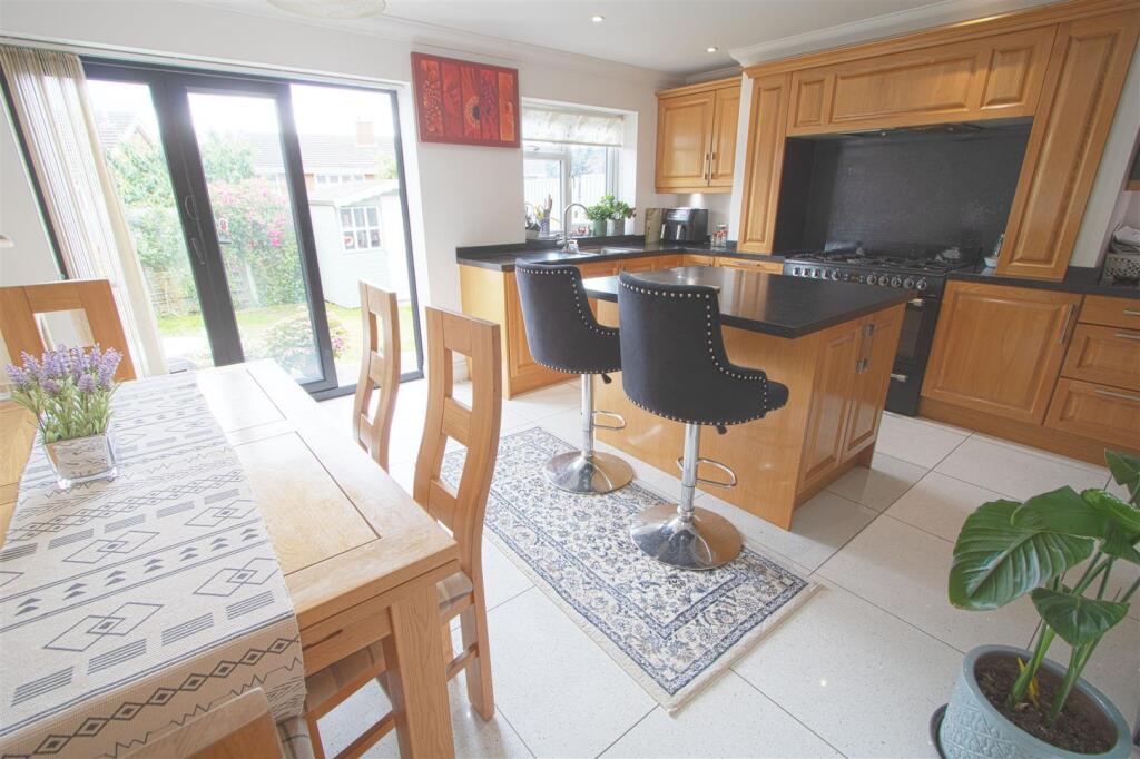 KITCHEN1.jpg