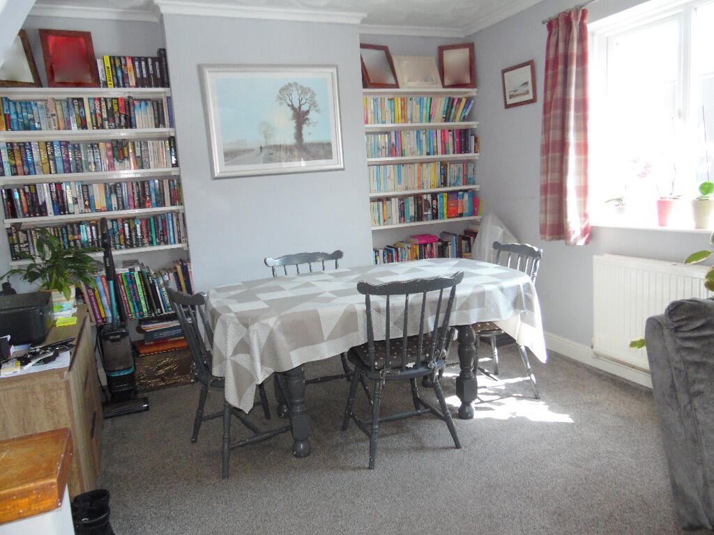 LOUNGE &amp; DINING ROOM