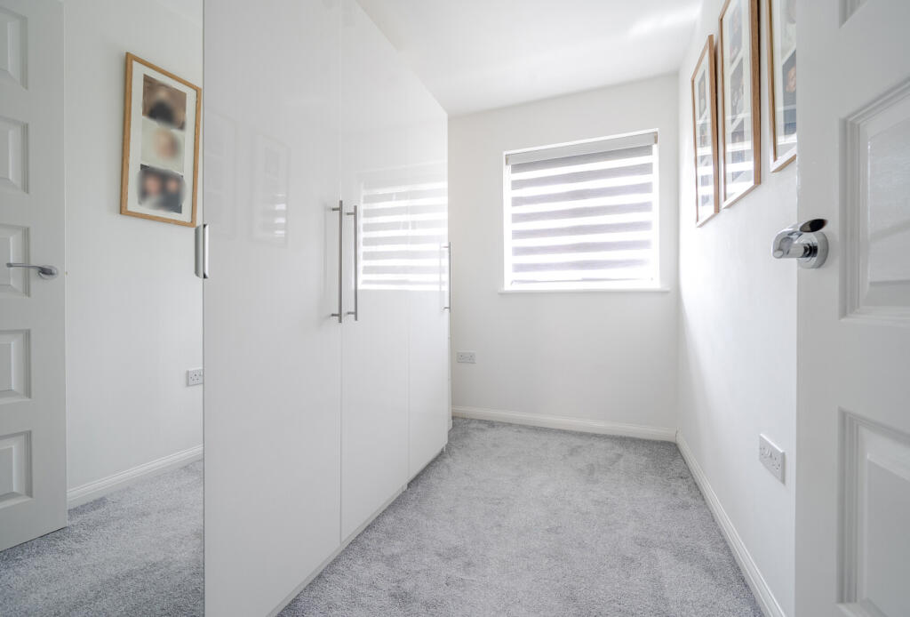 1302525-16-6839bd...