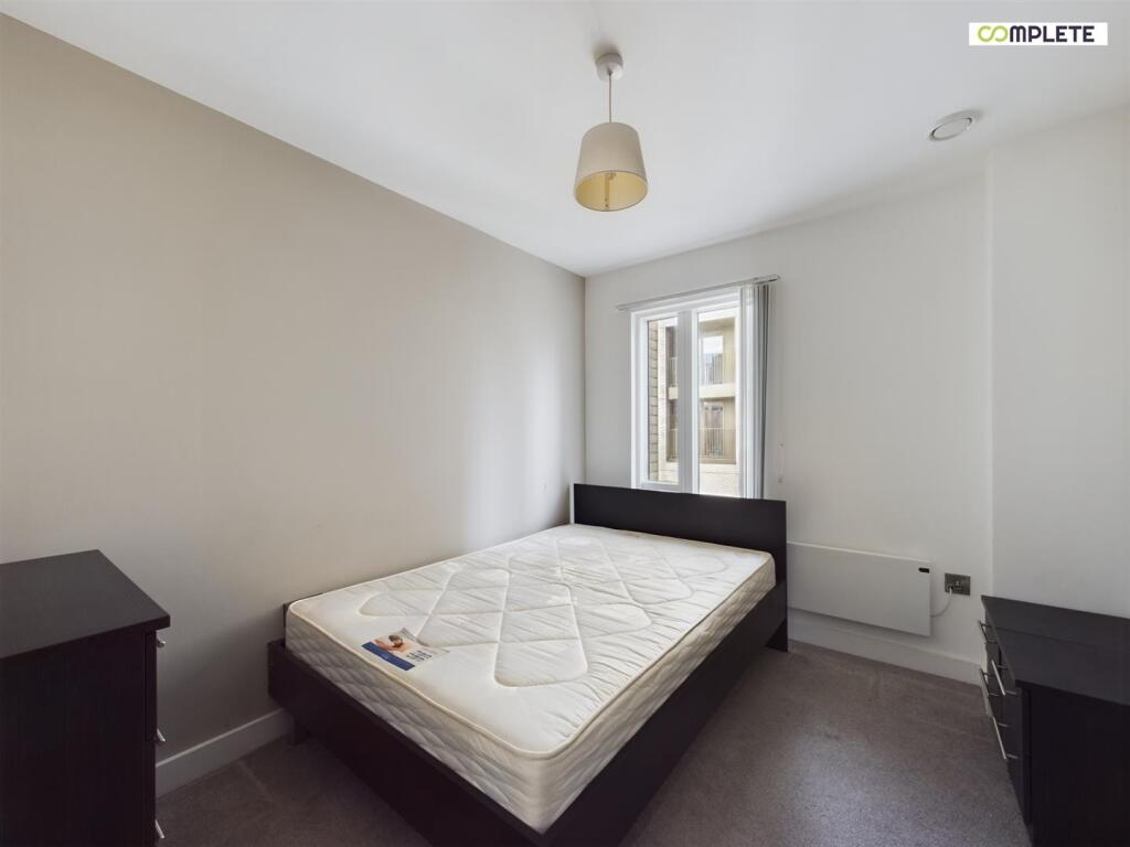 CAM01231G0-PR0052-STILL021