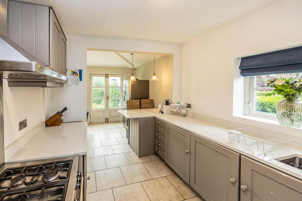 37HEPHipp-170725-Kitchen.jpg