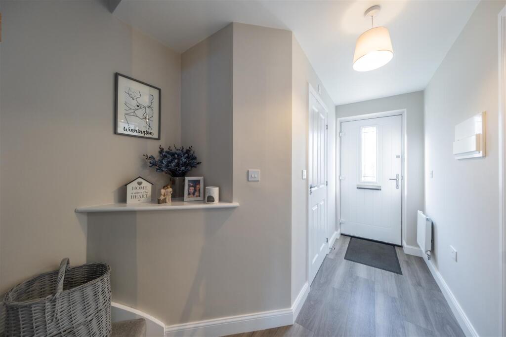 17 Dahlia Crescent-010.jpg