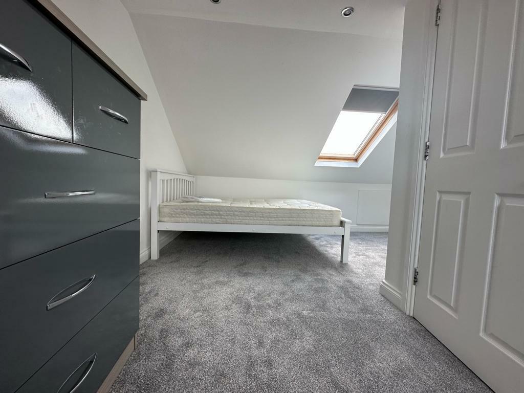 104M 2023 Bed6.jpg