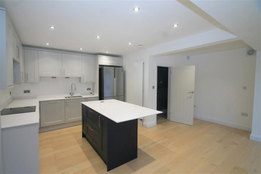Kitchen dining