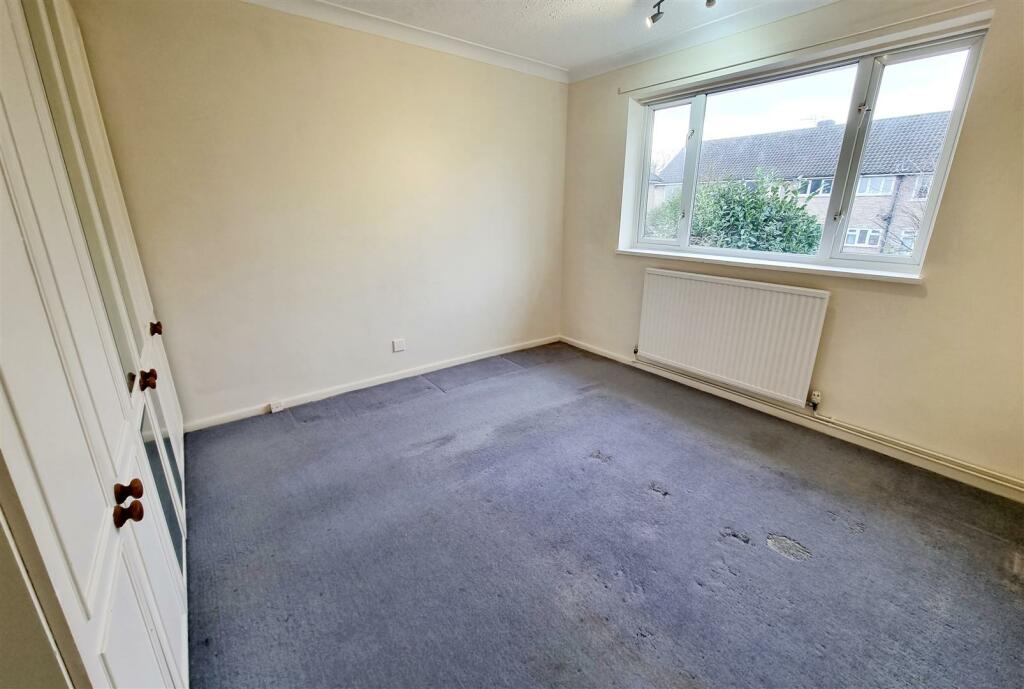 BEDROOM 1: PICTURE 1