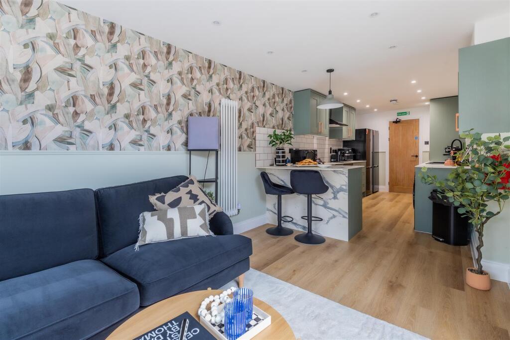 24 Kitchen Diner-7.jpg