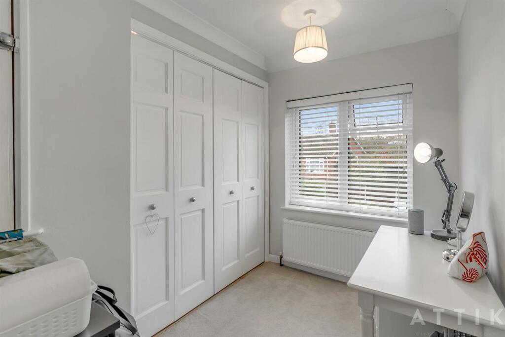 3 Kennedy Avenue, Halesworth, IP19 8EF (4).jpg