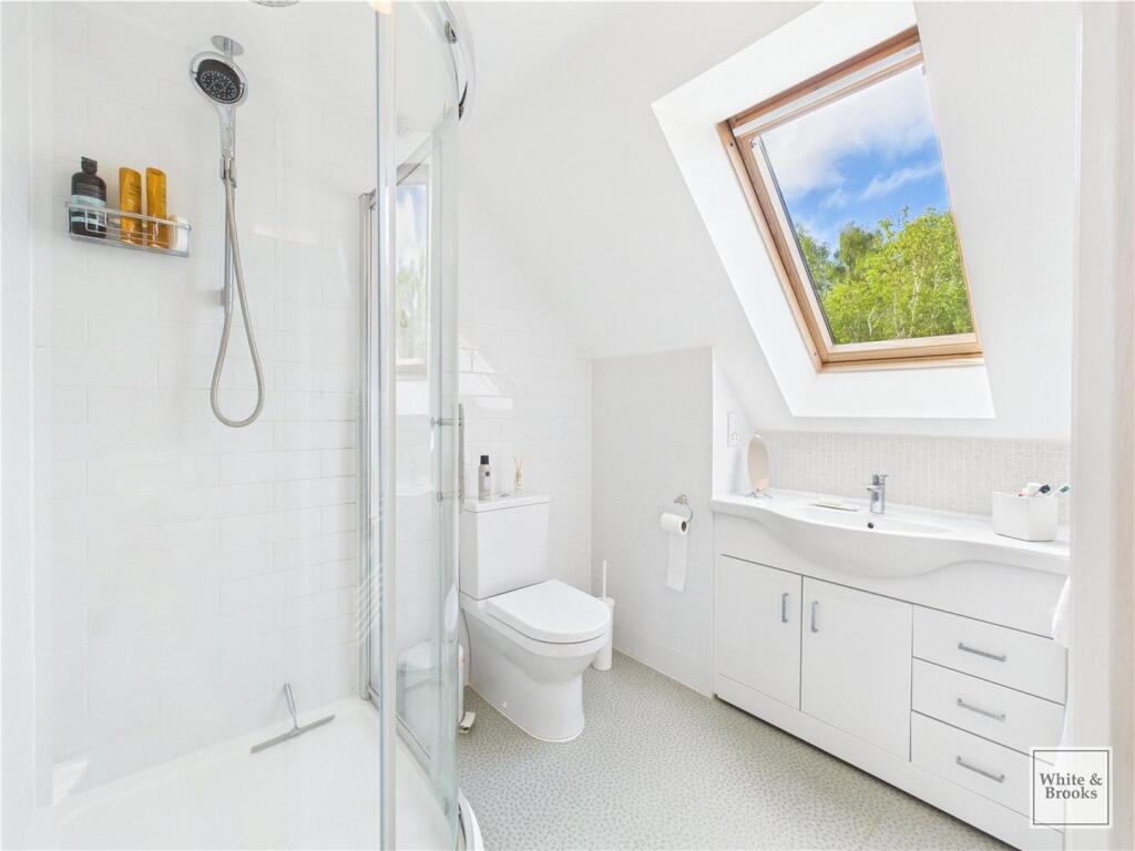 EN SUITE