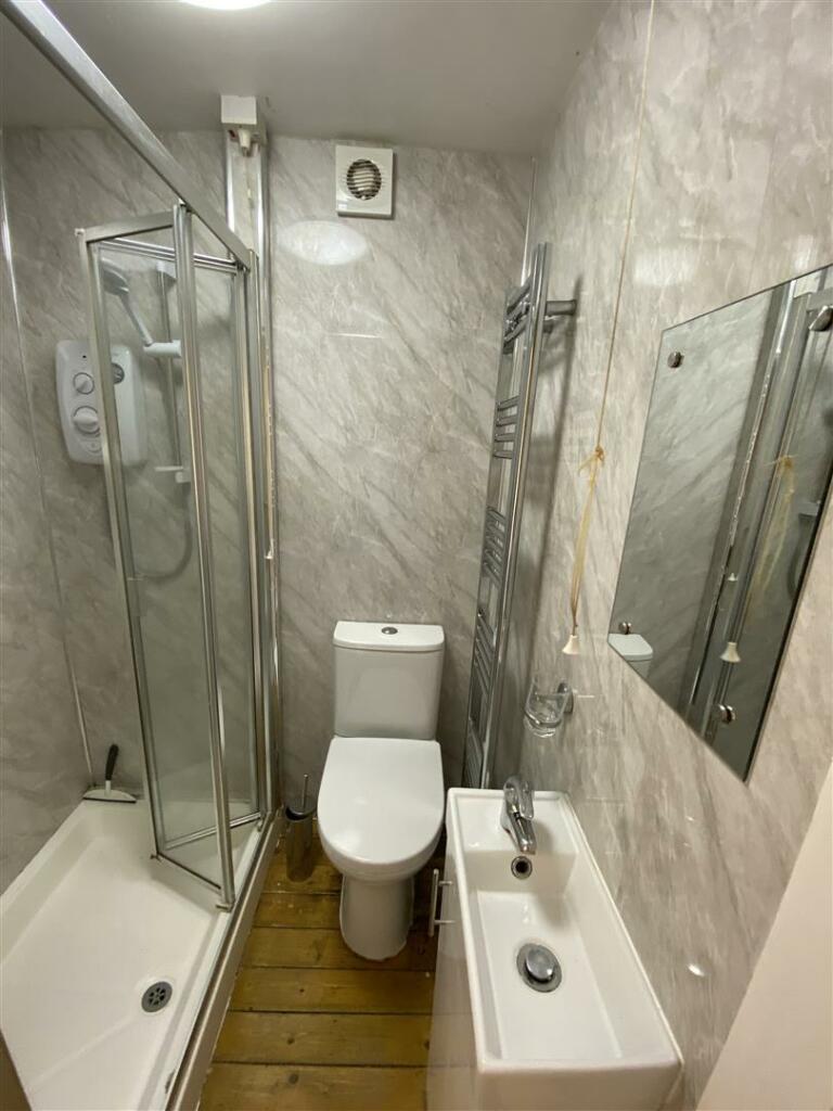 Shower room: