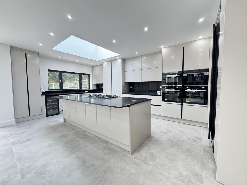 IMG_8831 (Large).JPG