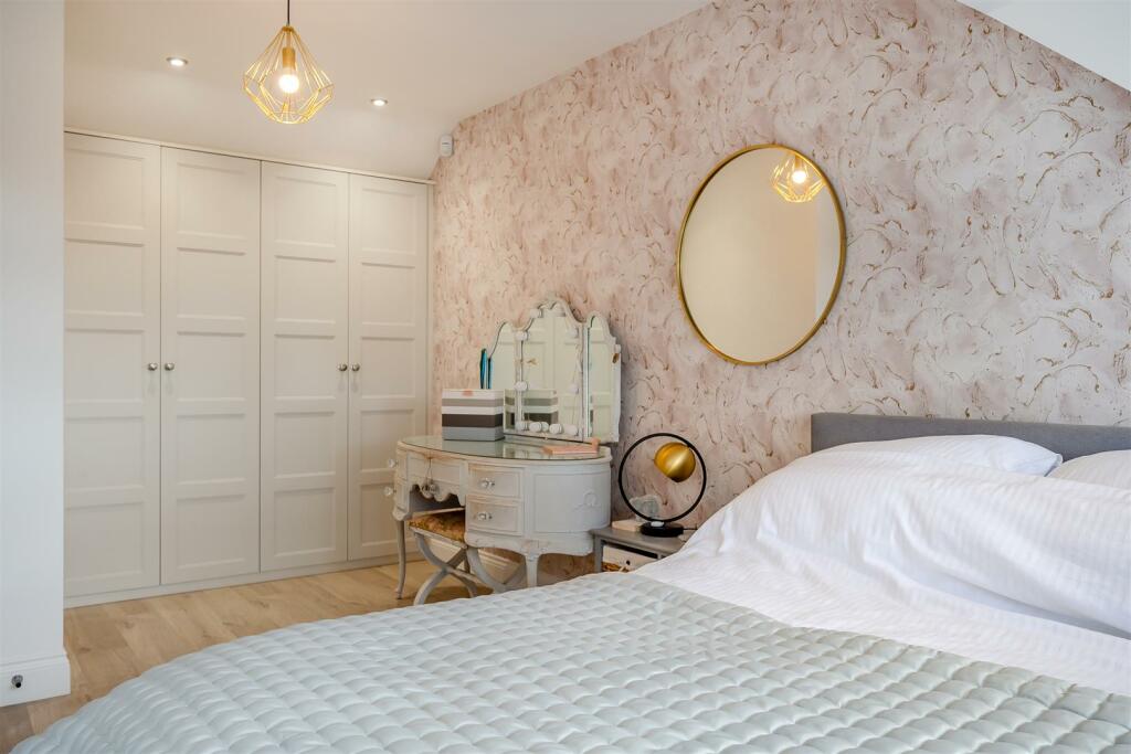 8593312-interior37.jpg