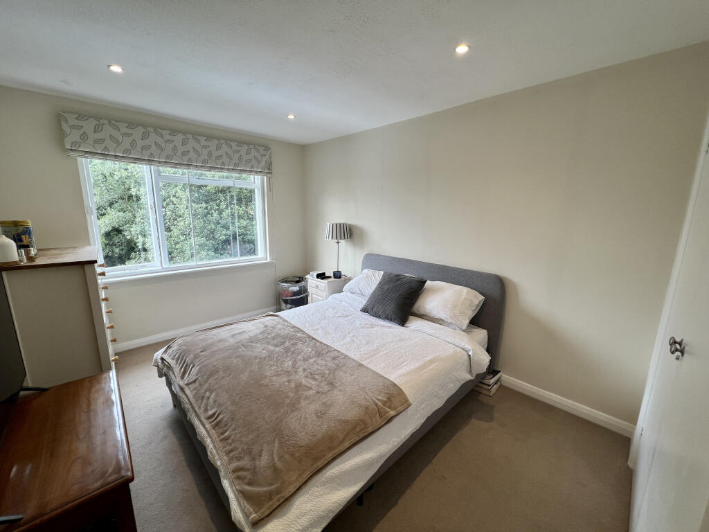 Bedroom.JPG