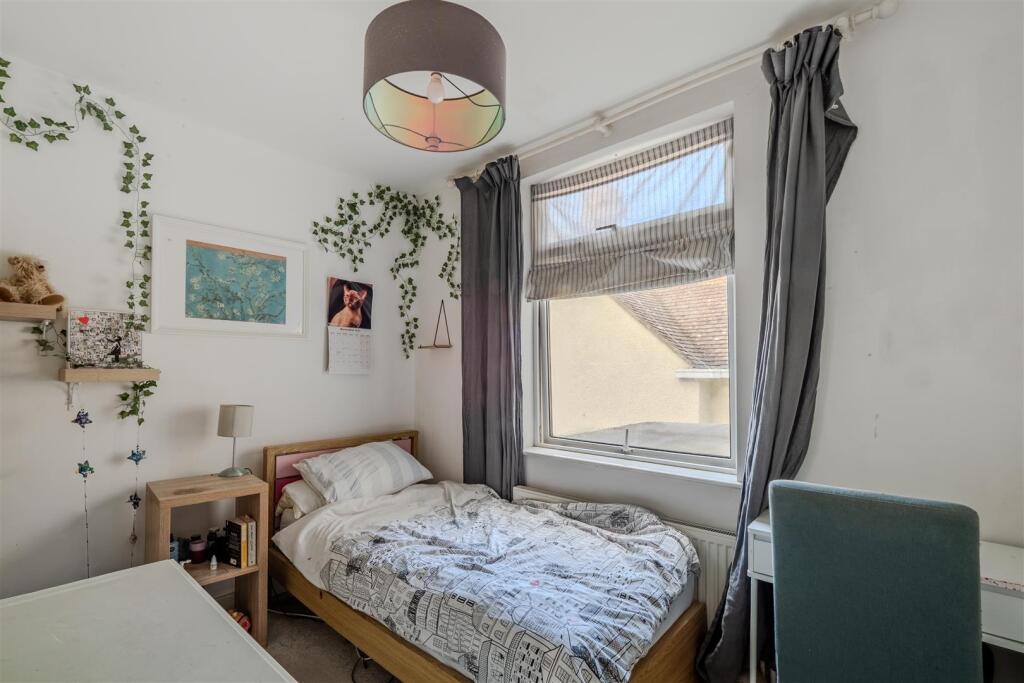 Bedroom 4.jpg