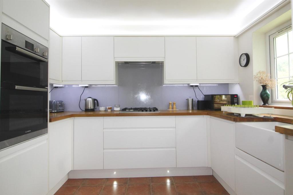 kitchen edited.jpg