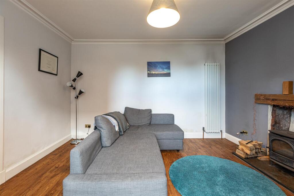 2 Alpine Crescent Thornhill 11.JPG