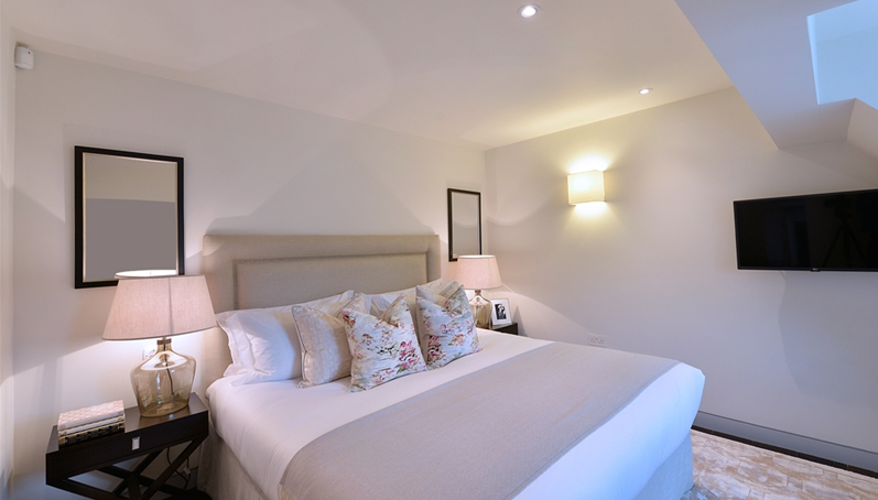 Master Bedroom (2)