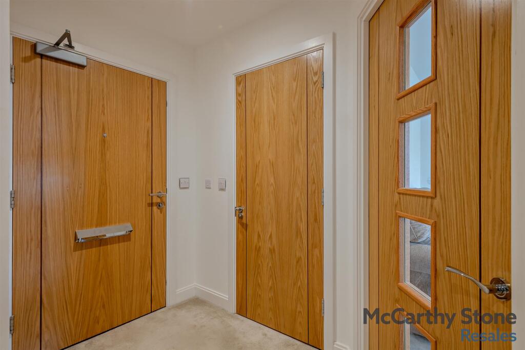 8639378-interior11-800.jpg