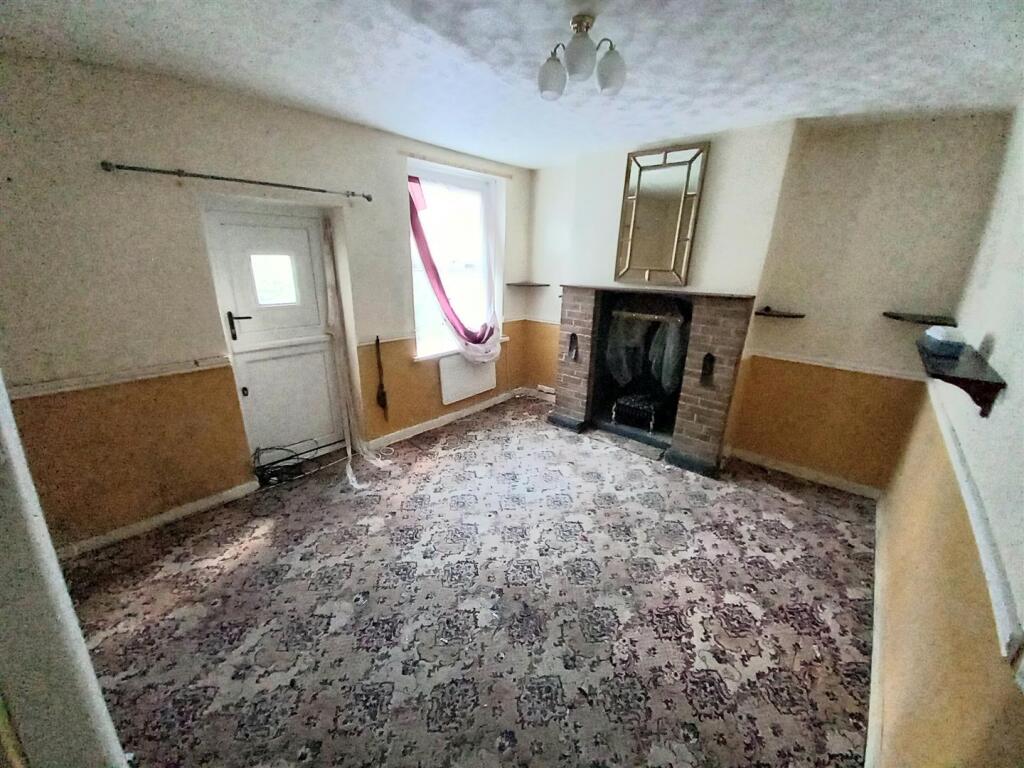 11 Brookfield S.Room.jpg