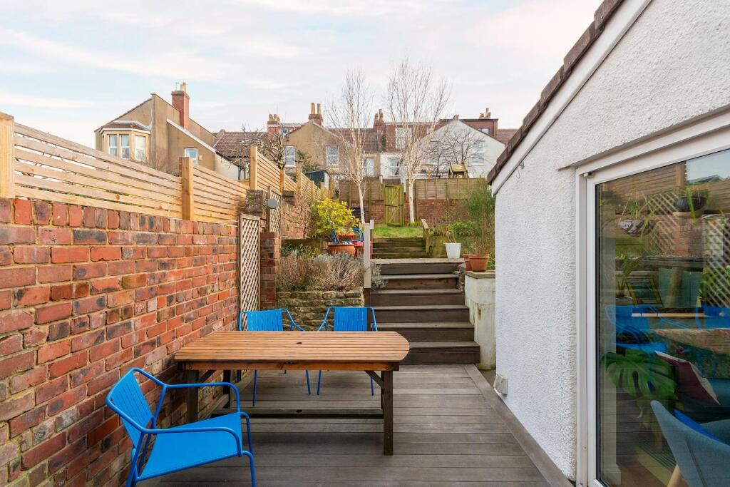 0R5RKE - External I.jpg