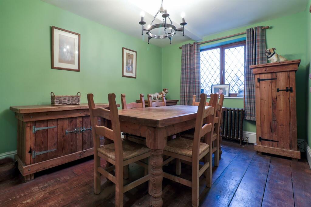 DINING ROOM