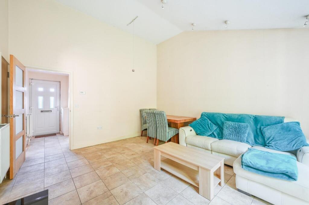 ROLLESBY ROAD, (14).jpg