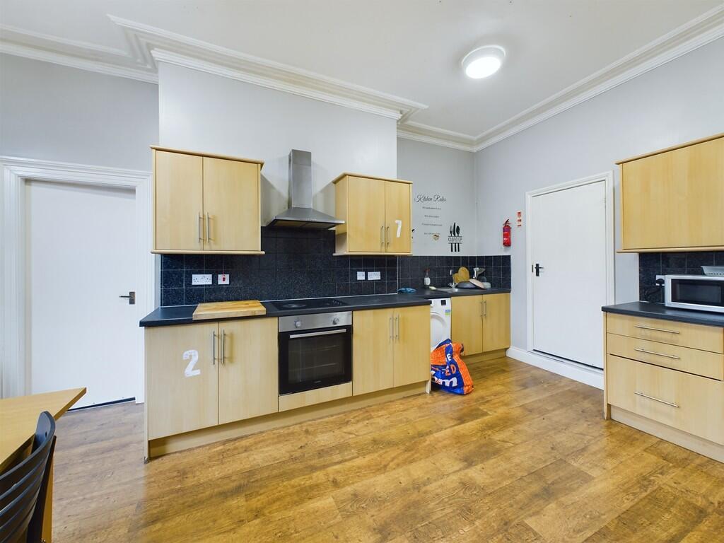 CAM01835G0-PR0152...