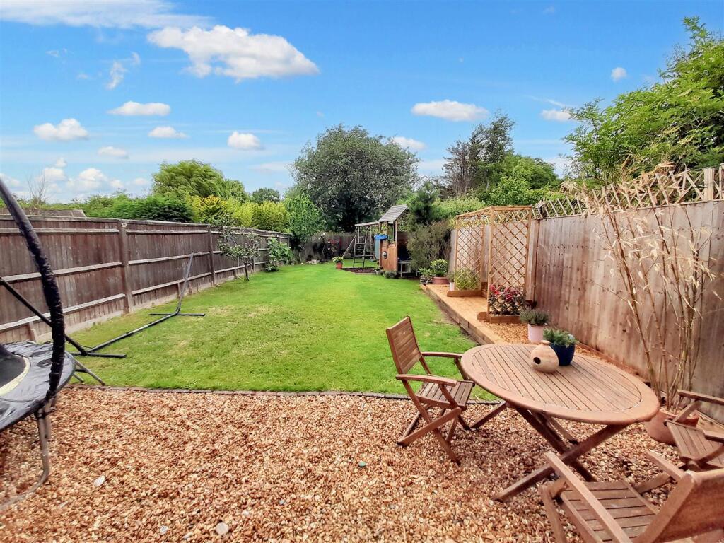 Rear garden 8 new.jpg