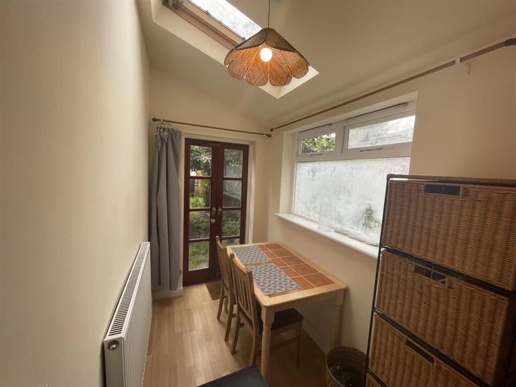 BREAKFAST ROOM